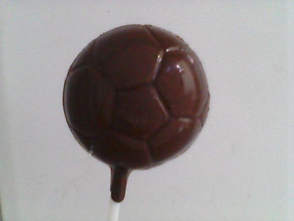 Pirulitos de chocolate bola de futebol